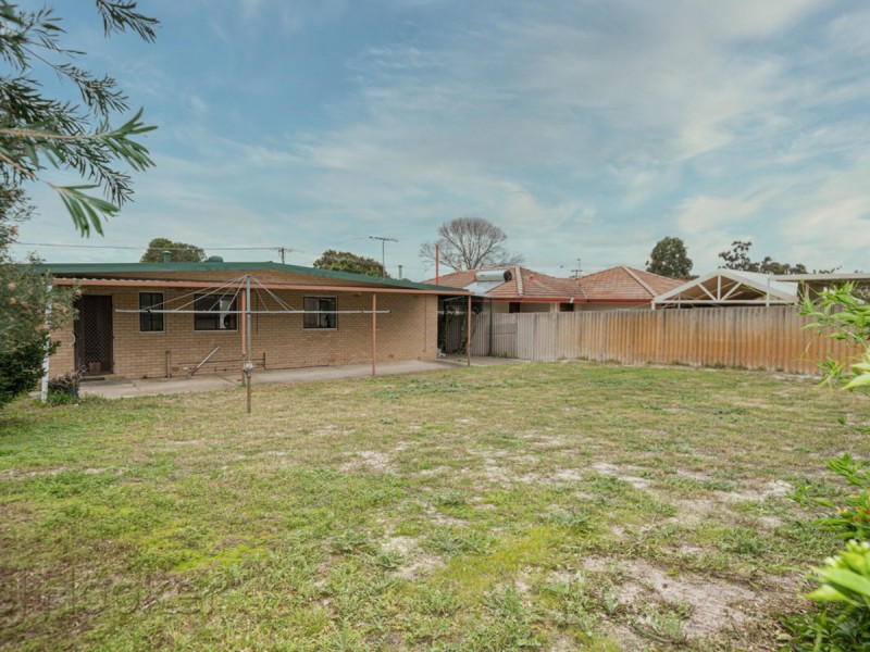 19 Devenish Road, Lockridge WA 6054