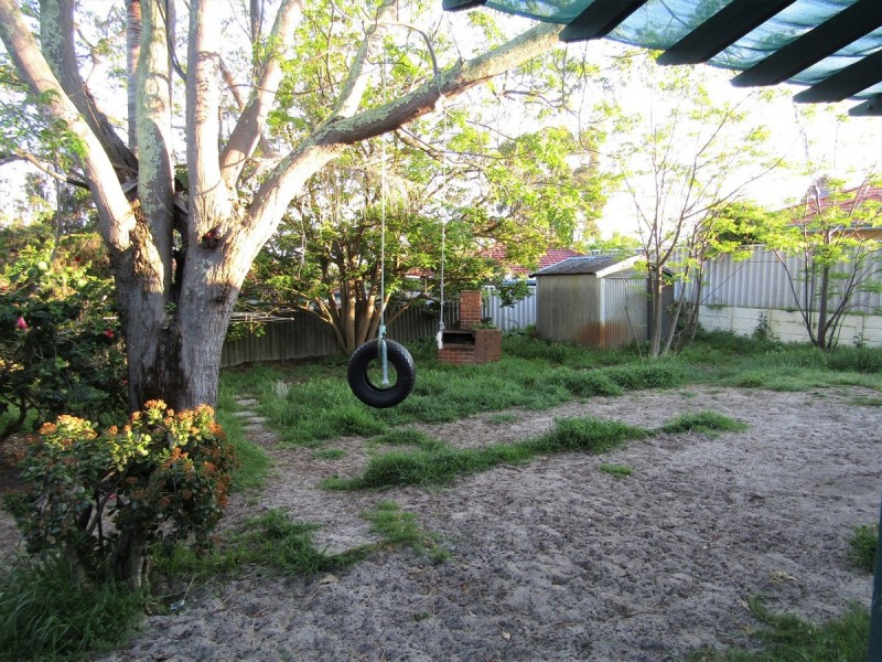 11 Mallion Street, Embleton WA 6062