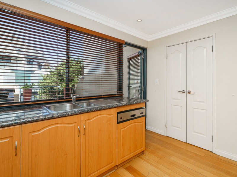 6 Tully Road, East Perth WA 6004