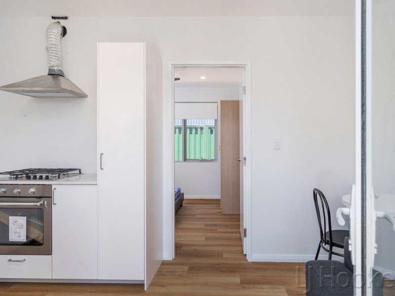 14A Crellin Way, Cloverdale WA 6105