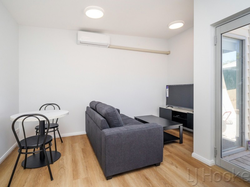 14A Crellin Way, Cloverdale WA 6105