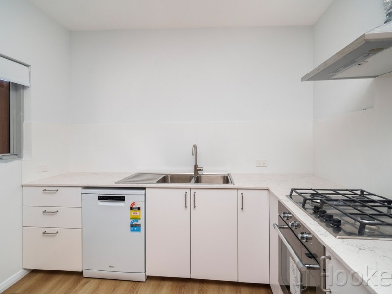 14A Crellin Way, Cloverdale WA 6105