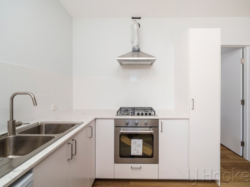 14A Crellin Way, Cloverdale WA 6105