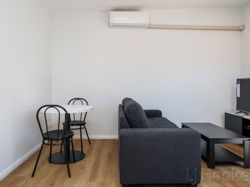 14A Crellin Way, Cloverdale WA 6105