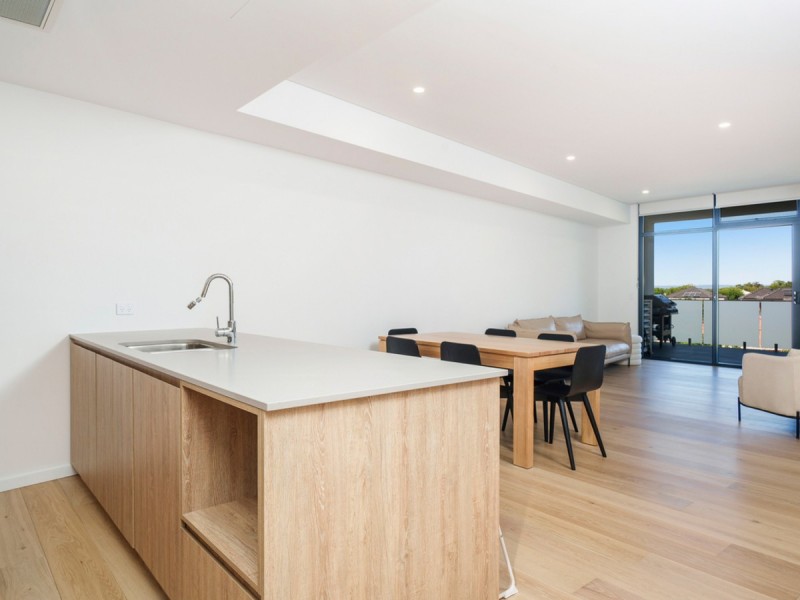 303/22 Kearns Crescent, Ardross WA 6153