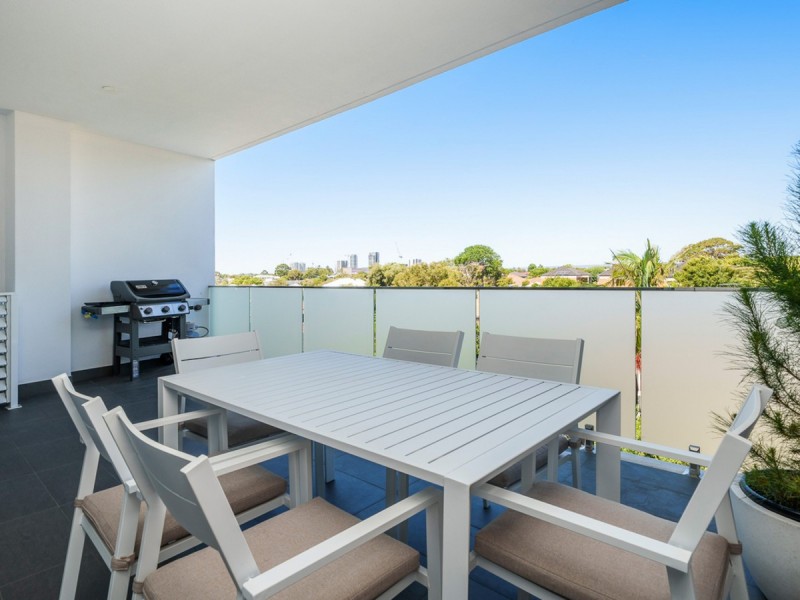 303/22 Kearns Crescent, Ardross WA 6153