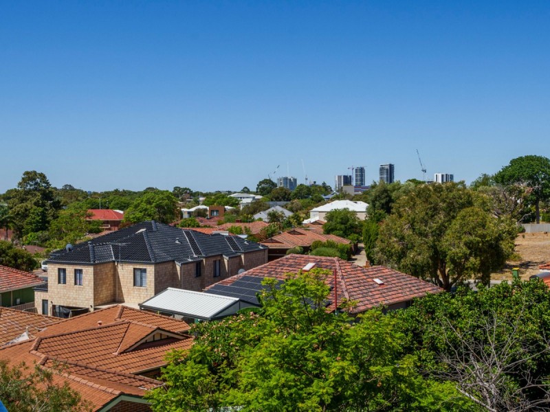 303/22 Kearns Crescent, Ardross WA 6153