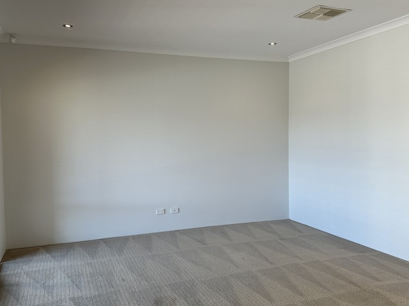 32 Lauderdale Drive, Success WA 6164