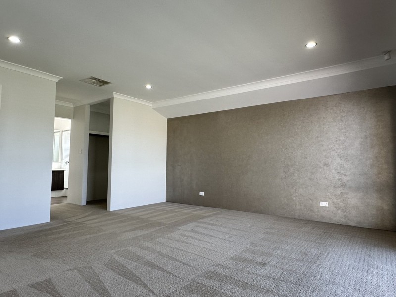 32 Lauderdale Drive, Success WA 6164