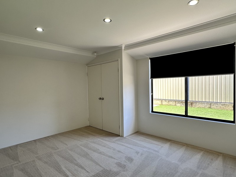 32 Lauderdale Drive, Success WA 6164