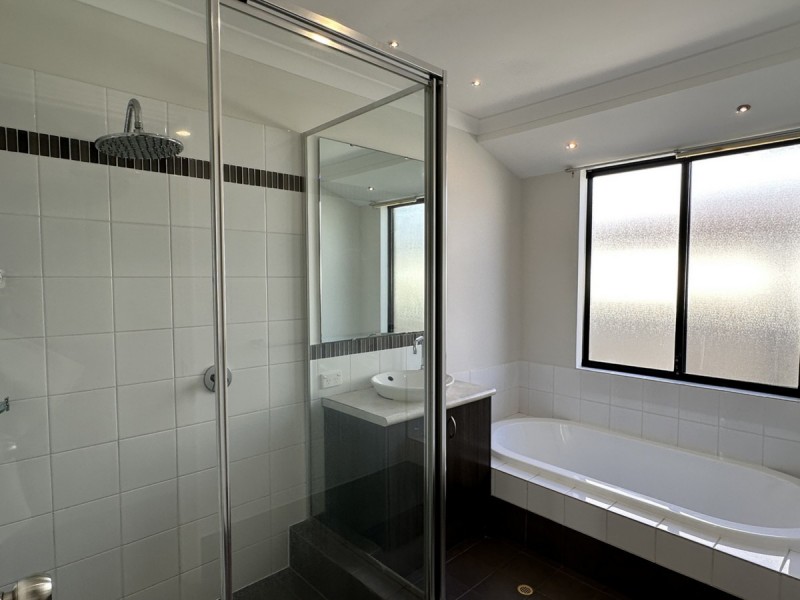 32 Lauderdale Drive, Success WA 6164