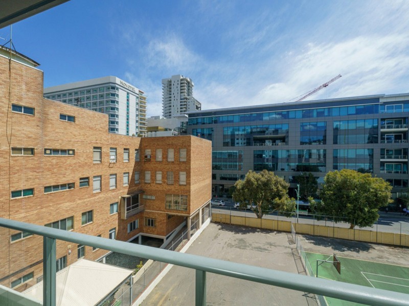 33/208 Adelaide Terrace, East Perth WA 6004