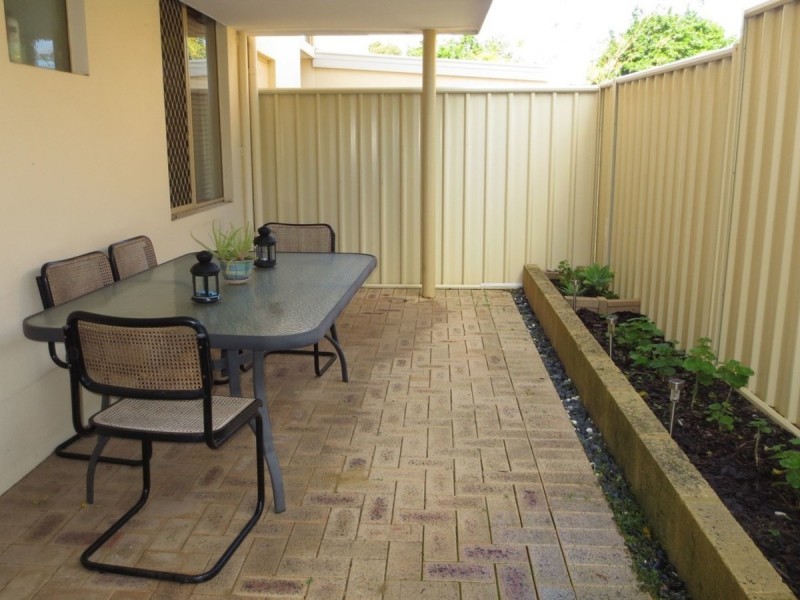 4/22 Nile Street, East Perth WA 6004