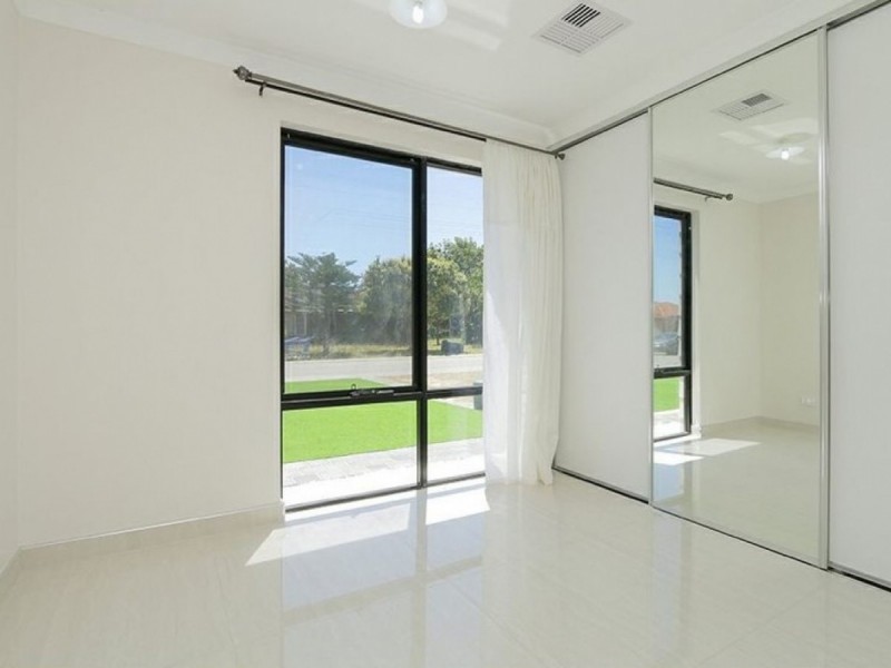 2 Carcoo Court, Beckenham WA 6107