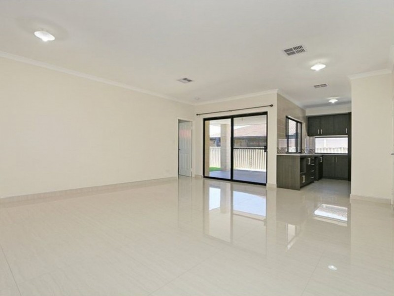 2 Carcoo Court, Beckenham WA 6107