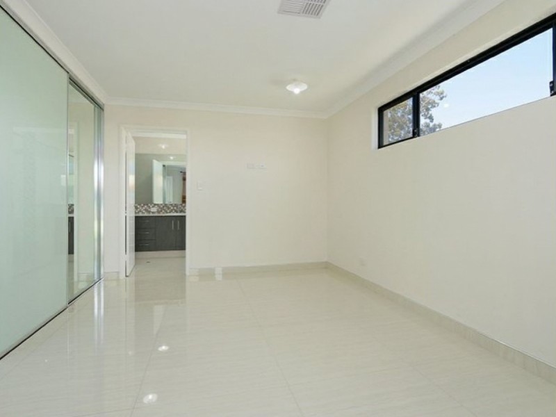 2 Carcoo Court, Beckenham WA 6107