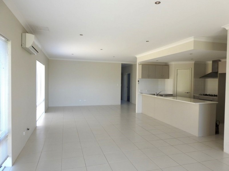 8 Woodhill Road, Baldivis WA 6171