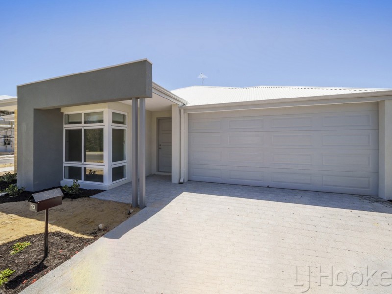 13 Parkside Street, Yanchep WA 6035