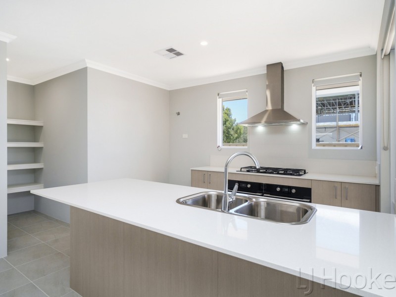 13 Parkside Street, Yanchep WA 6035