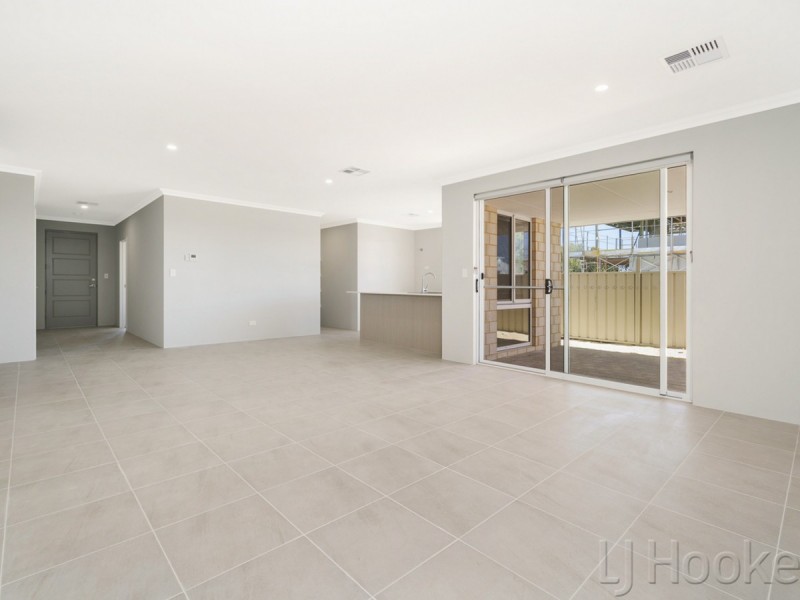 13 Parkside Street, Yanchep WA 6035