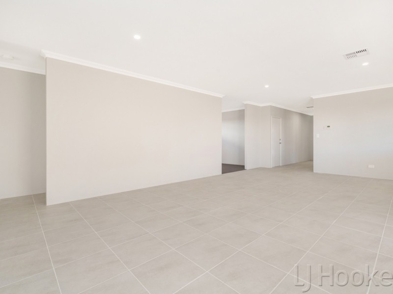 13 Parkside Street, Yanchep WA 6035