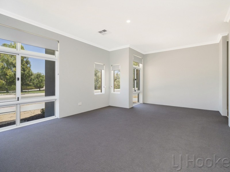 13 Parkside Street, Yanchep WA 6035