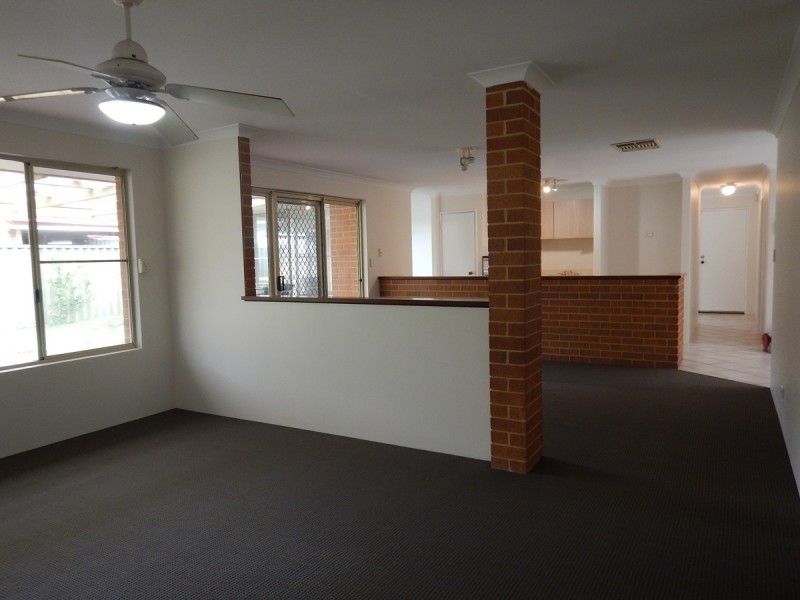 8 McAlvey Place, Canning Vale WA 6155
