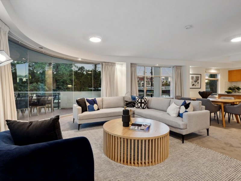 2/1 Henry Lawson Walk, East Perth WA 6004