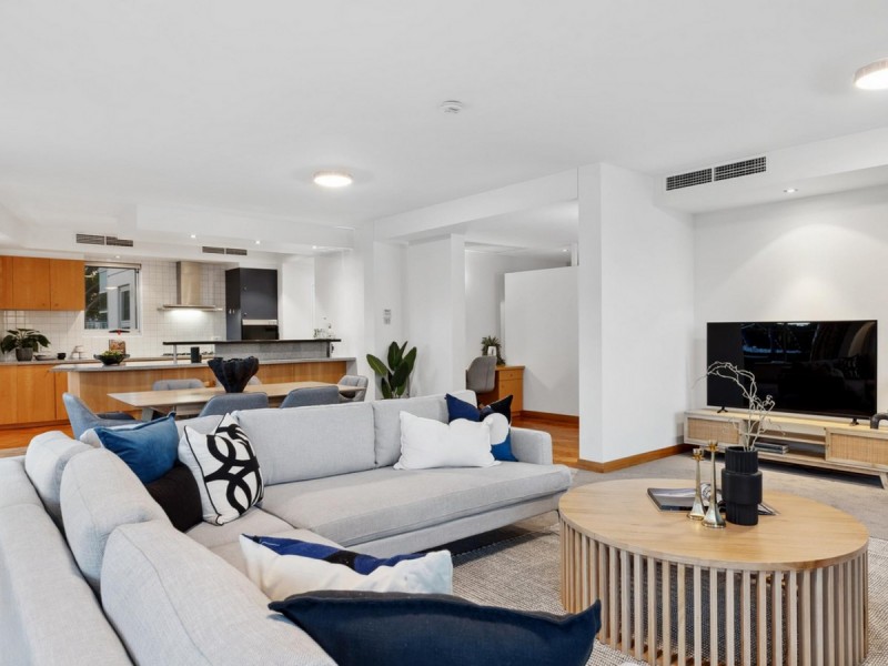 2/1 Henry Lawson Walk, East Perth WA 6004