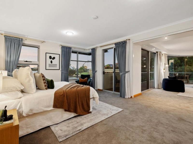 2/1 Henry Lawson Walk, East Perth WA 6004