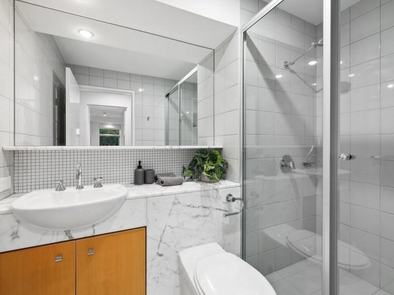 2/1 Henry Lawson Walk, East Perth WA 6004