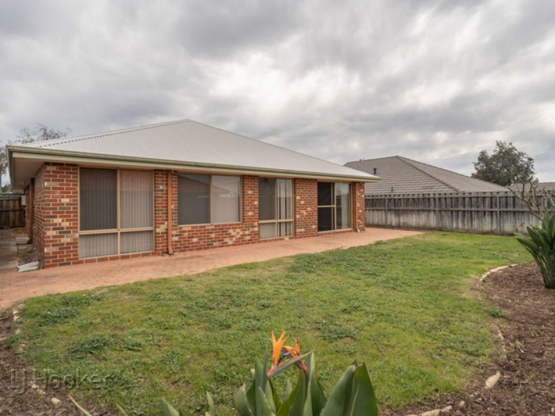 17 Westbrook Parade, Ellenbrook WA 6069