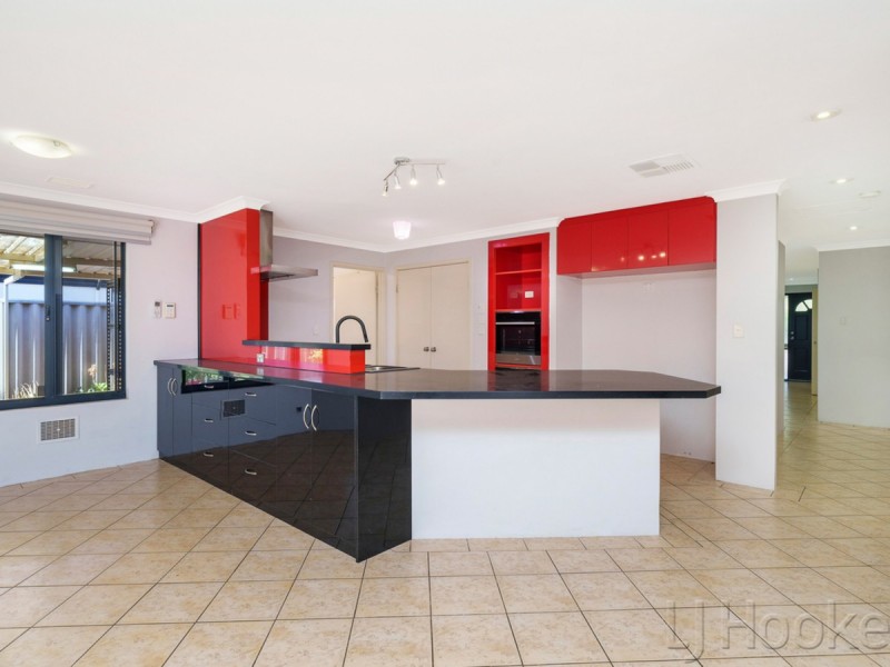 26 Salesian Court, Queens Park WA 6107