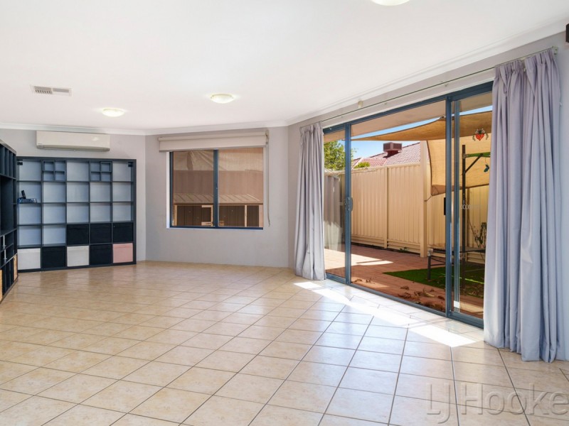 26 Salesian Court, Queens Park WA 6107