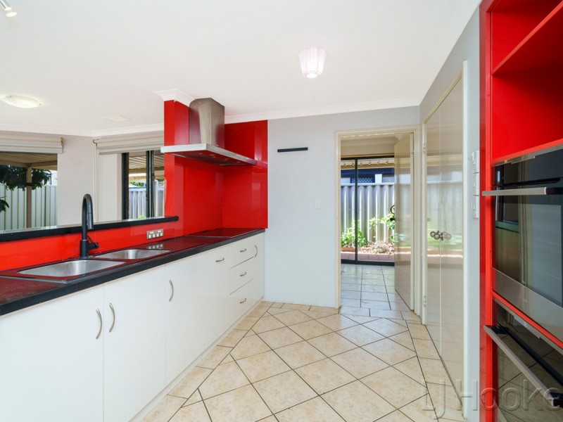 26 Salesian Court, Queens Park WA 6107