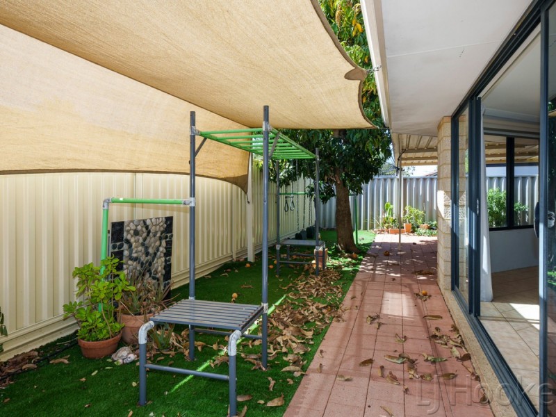 26 Salesian Court, Queens Park WA 6107