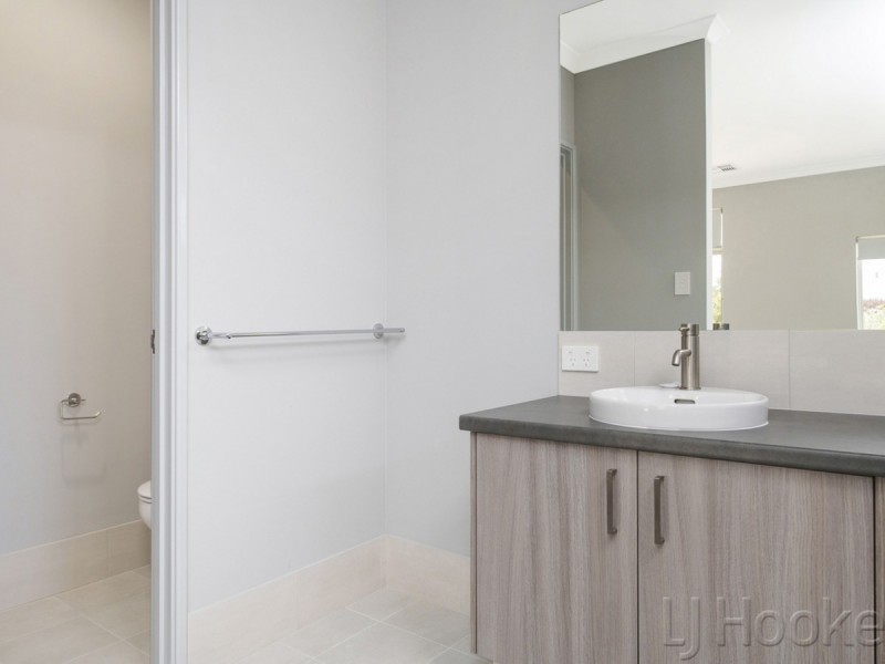 12 Charleston Road, Eglinton WA 6034