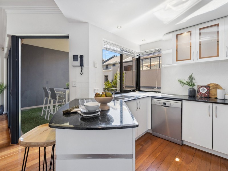 2/12 Kensington Street, East Perth WA 6004