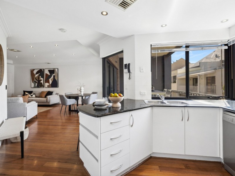 2/12 Kensington Street, East Perth WA 6004