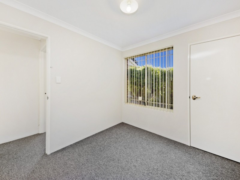 2/4 Blythe Avenue, Yokine WA 6060