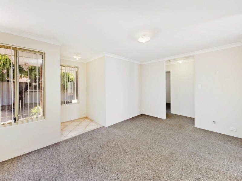2/4 Blythe Avenue, Yokine WA 6060