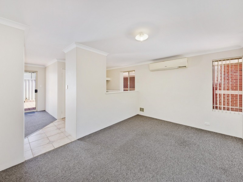 2/4 Blythe Avenue, Yokine WA 6060