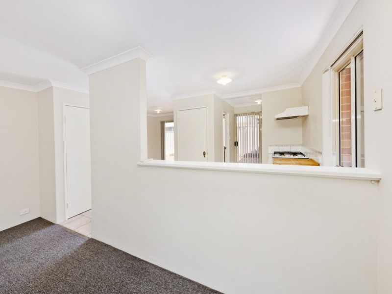 2/4 Blythe Avenue, Yokine WA 6060