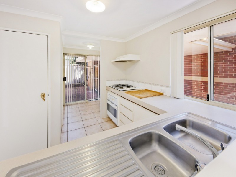 2/4 Blythe Avenue, Yokine WA 6060