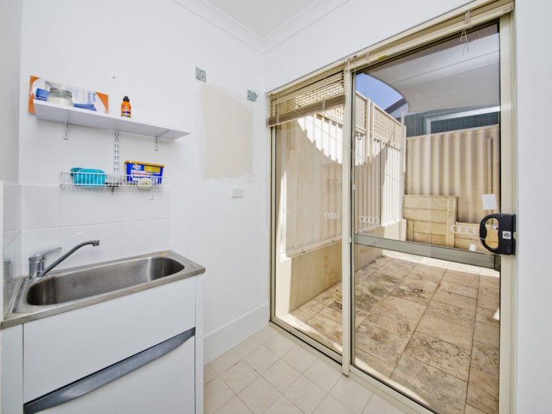 2/7 Wynyard Street, Yokine WA 6060