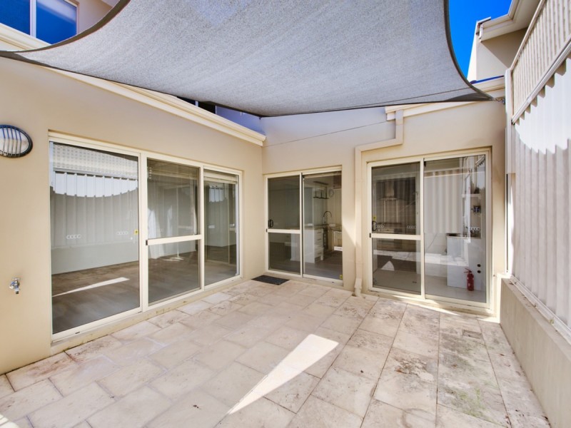 2/7 Wynyard Street, Yokine WA 6060