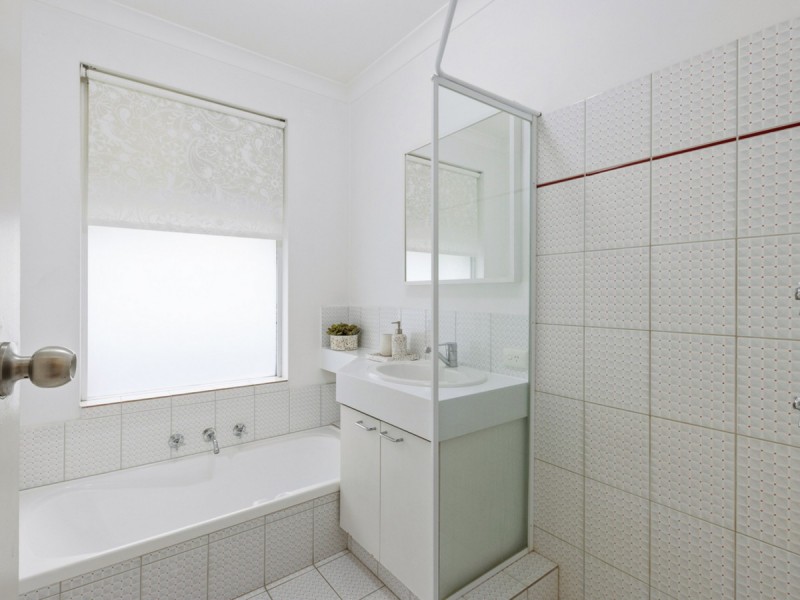 1a Grand Promenade, Bayswater WA 6053