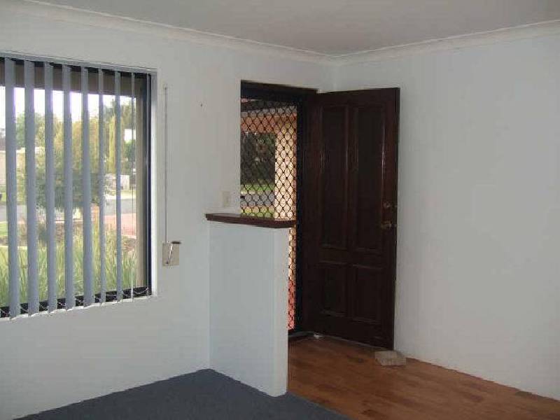 48 Whiteside Street, Cloverdale WA 6105