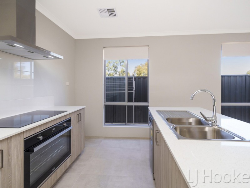 25 Preston Grove, South Guildford WA 6055