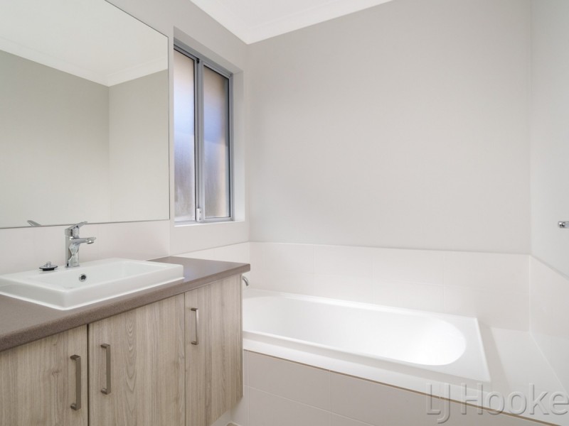 25 Preston Grove, South Guildford WA 6055